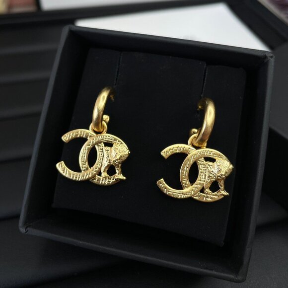 CHANEL Women's Metal Earrings Gold - Picture 5 of 6
